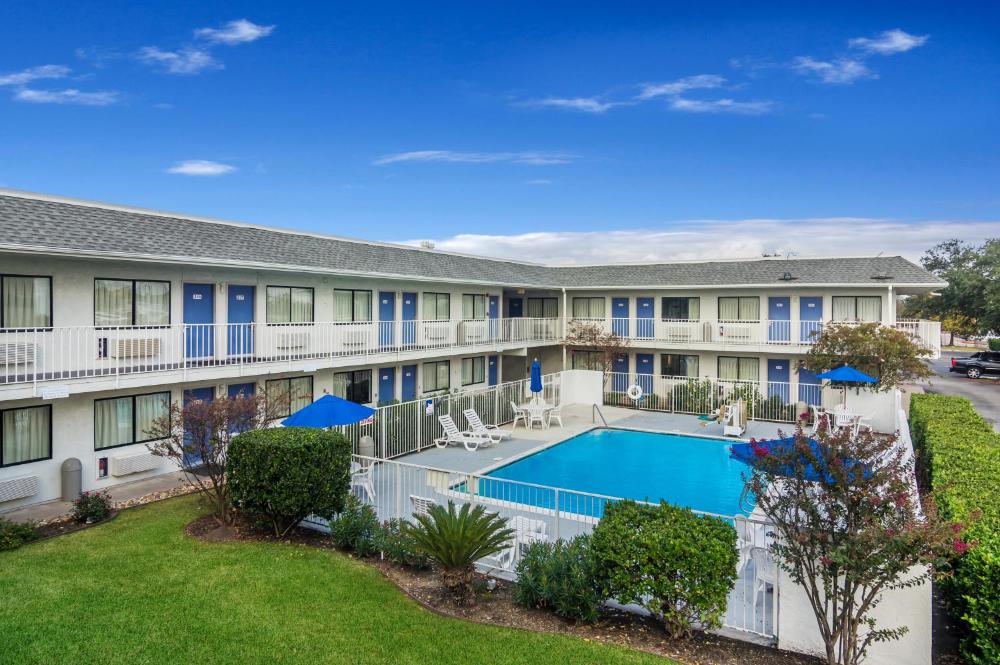 Motel 6-College Station, TX - Bryan